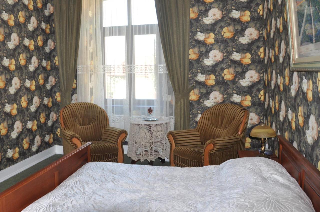 Folwark Goscino-Dwor Bed & Breakfast Стая снимка