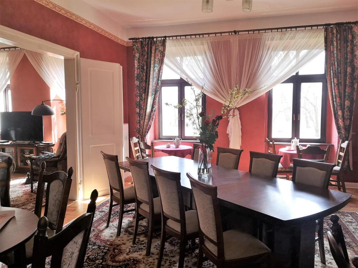 Folwark Goscino-Dwor Bed & Breakfast Екстериор снимка