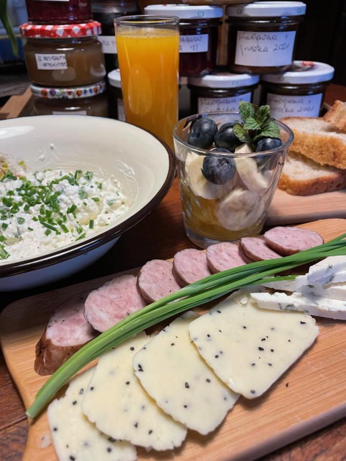 Folwark Goscino-Dwor Bed & Breakfast Екстериор снимка